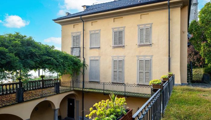Historisk villa til salgs Belgirate, Piemonte,  Italia