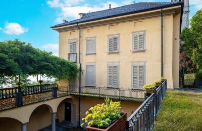 Historisk villa til salgs Belgirate, Piemonte, Indre gårdsplass