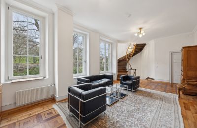 Historisk villa kaufen Biel/Bienne, Alpenstrasse 95, Bern/Berne, Vorraum mit kunstvoll verlegtem Tafelparkett