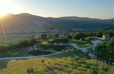 Landhus til salg 06060 Lisciano Niccone, Umbria, Billede 24/48