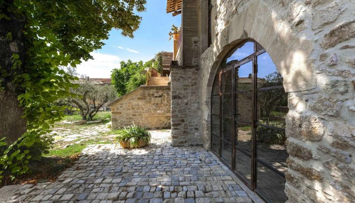  Uzès 4