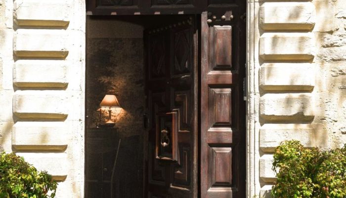  Uzès 2