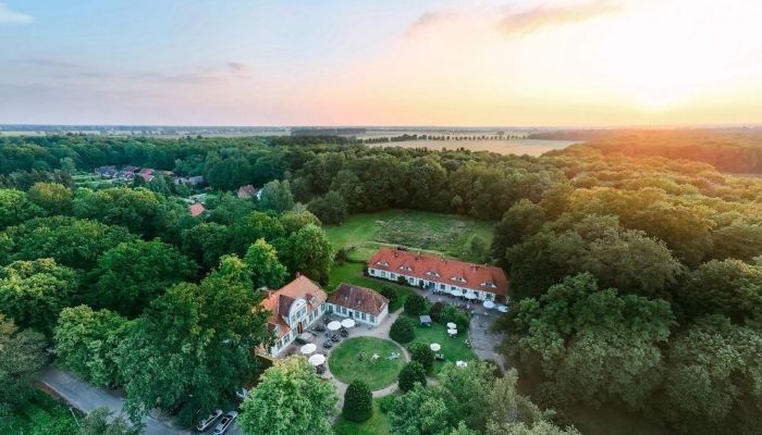 Slott till salu Neustadt-Glewe, Mecklenburg-Vorpommern,  Tyskland
