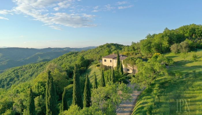 Landhus til salg 06014 Montone, Umbria,  Italien