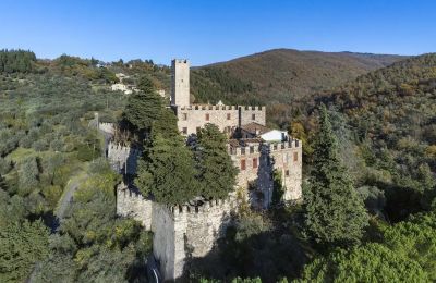 Burg kaufen Croci di Calenzano, Toskana, Drohnenfoto