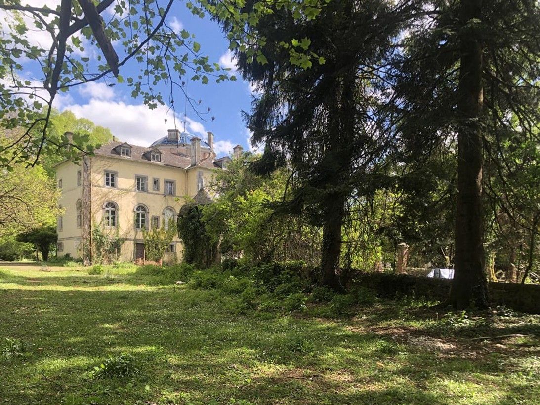 Fotos Renovierungsbedürftiges Château am Fuße der Pyrenäen - 33 Hektar Land