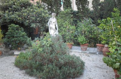 Historische Villa kaufen Montecalvoli, Toskana, Garten