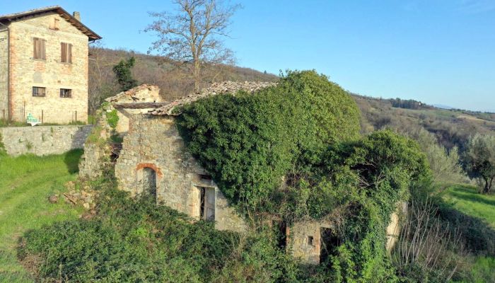 Landsted til salgs Perugia, Umbria,  Italia