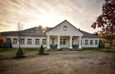 Herregård til salg Trenčiansky kraj, okres Trenčín, Melčice - Lieskové, Melčice