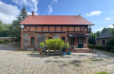 Historiska fastigheter, Stor lantegendom med infrastruktur, natur och framtidsutsikter