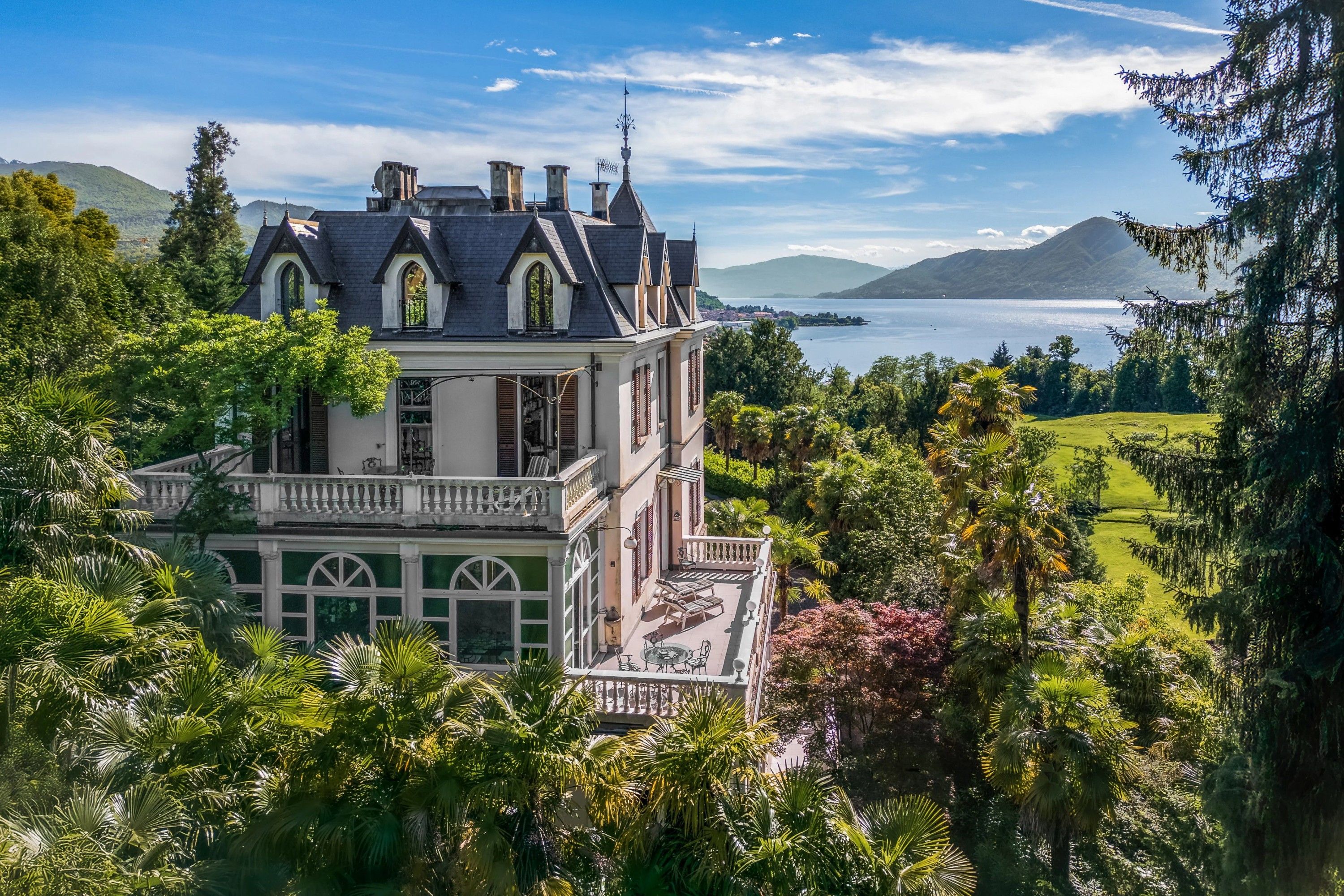 Bilder Villa i tidig Libertystil med utsikt över Lago Maggiore