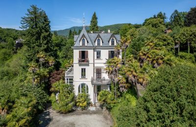 Historisk villa Luino, Lombardiet	