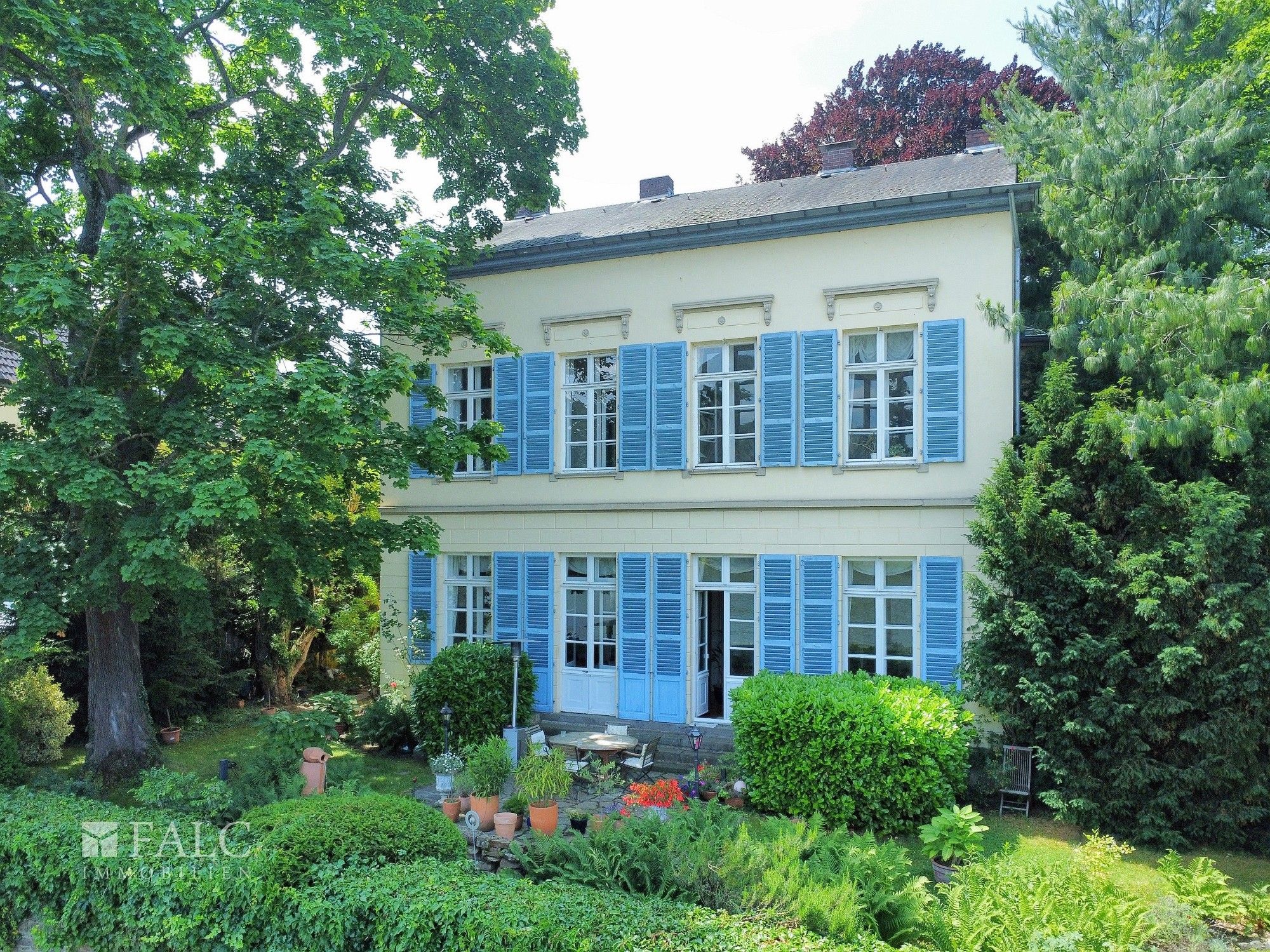 Fotos Villa am Rhein von 1840 in Bonn