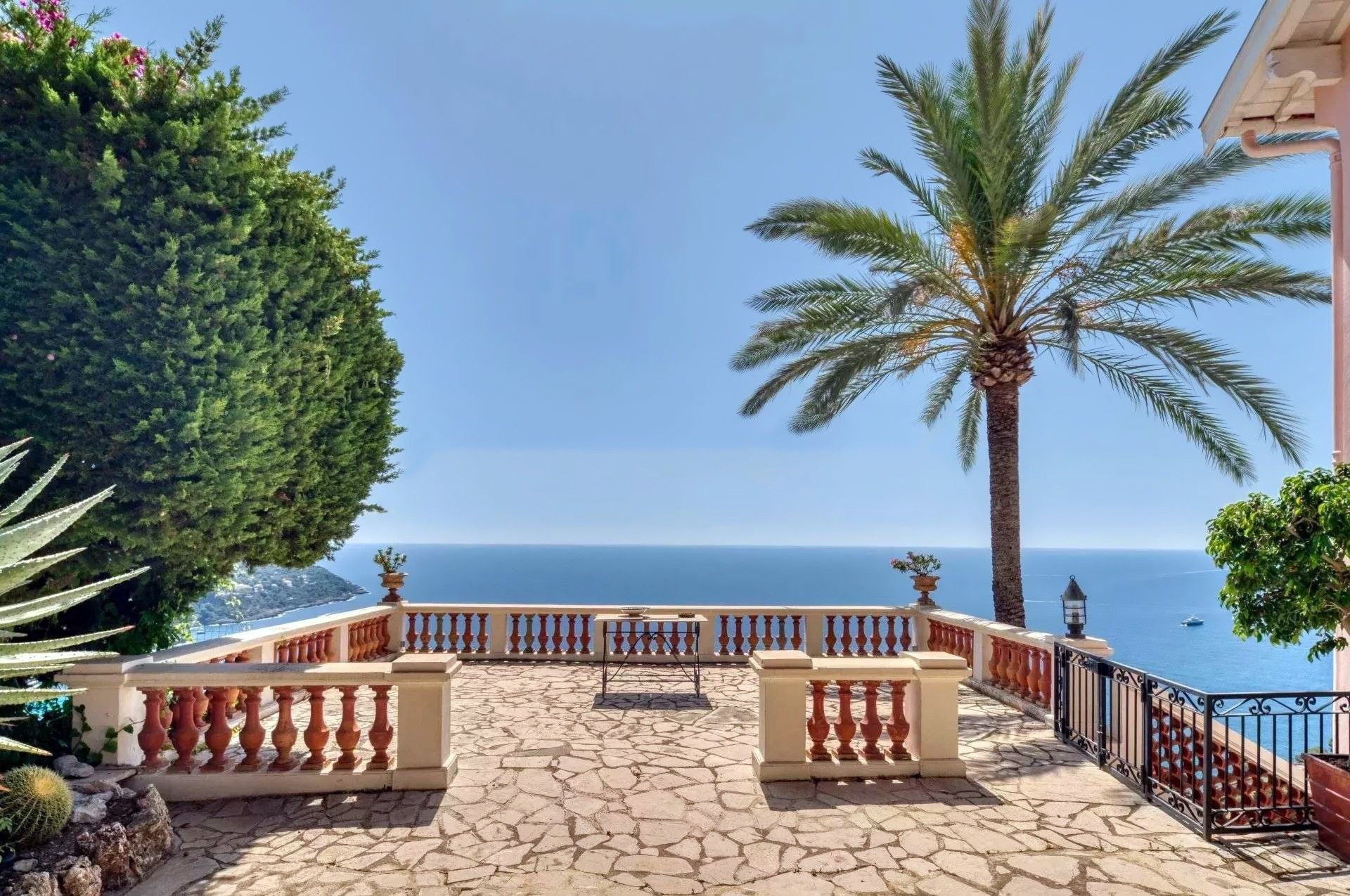 Billeder Villa i kolonistil med havudsigt og gæstehus i Roquebrune-Cap-Martin nær Monaco