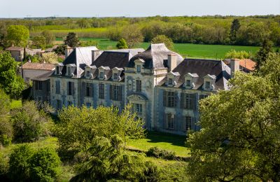 Slott Thouars, Nouvelle-Aquitaine