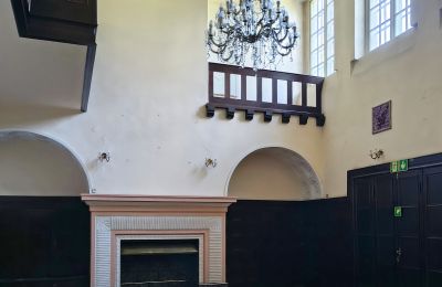 Schloss kaufen Łubie, Pyskowicka 34, Schlesien, Eingangshalle