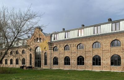 Herregård til salgs Ojrzanów, Pałac w Ojrzanowie, województwo mazowieckie, Tilleggsbygning