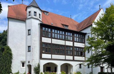 Historiske ejendomme, Renoveret Seibersdorf Slot nær München