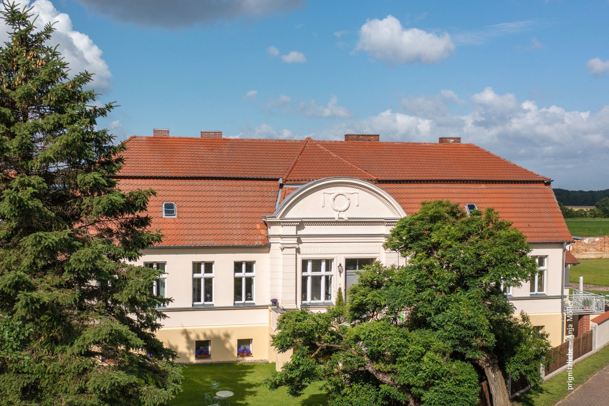 Bilder Eine herrschaftliche Landhausvilla