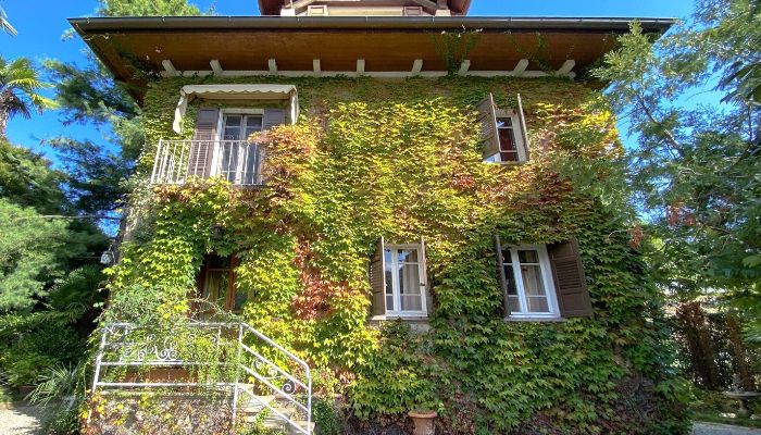 Historisk villa til salgs 28838 Stresa, Piemonte,  Italia