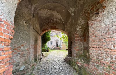 Borg til salg 16909 Goldbeck, Goldbecker Burgstraße  1, Brandenburg, Indkørsel