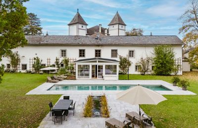 Slott till salu 4693 Desselbrunn, Øvre Østerrike, Highend-Poolanlage mit wärmeisolierender Rollabdeckung