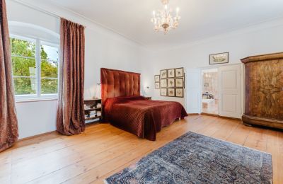 Slott till salu 4693 Desselbrunn, Øvre Østerrike, Der Masterbedroom samt Bad en Suite 