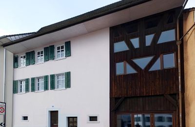 Historische Immobilien, Haus mit Galerie im Zentrum von Frick mit Atelierfläche
