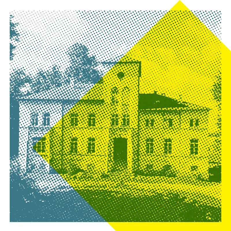 Fotos Gutshaus Kobrow in Mecklenburg - Restaurierte Gutshaushälfte steht zum Verkauf