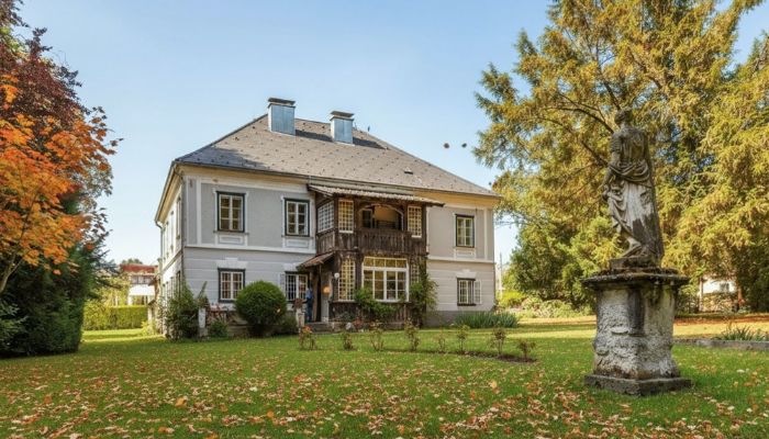 Villa ved Traunsee med park og historisk sjarm