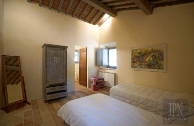 Lantgård till salu 06019 Umbertide, Umbria, Bild 45/47