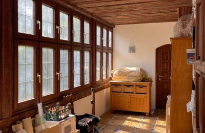 Schloss kaufen 84375 Kirchdorf am Inn, Hofmarkstraße 2, Bayern, 1. Stock: Zimmer im Laubengang (antike Fliesen+FBH)