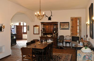 Schloss kaufen 84375 Kirchdorf am Inn, Hofmarkstraße 2, Bayern, 1. Stock: Esszimmer (Blick zum Eingang)