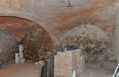 Schloss kaufen 84375 Kirchdorf am Inn, Hofmarkstraße 2, Bayern, Gewölbekeller mit Tuffsteinwand