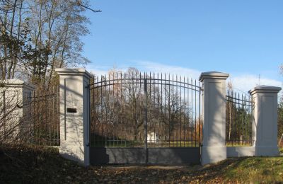 Herregård til salg Mołomotki-Dwór, województwo mazowieckie, Brama wjazdowa