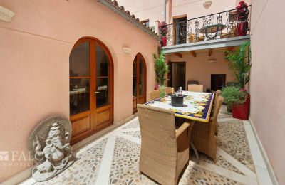 Byhus til salg Calvià, Balearen, Indre gårdhave