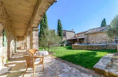 Landhus til salg Uzès, Occitanie, Have