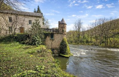 Historische Immobilien, Mühle am Fluß mit 40-Meter Wasserfall und 6.000 m² Waldgrundstück