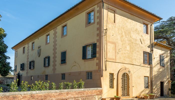 Villa mit Freskenkapelle – Hotel- oder Retreat-Projekt in der Toskana