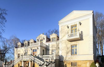 Historiska fastigheter, Herrgården Tarnowski i Ostrowiec Świętokrzyski med park och sidobyggnader