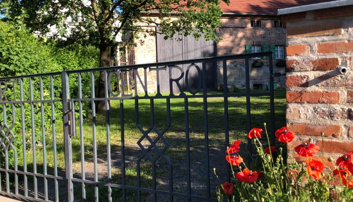 Lantgård till salu Sławnikowice, województwo dolnośląskie