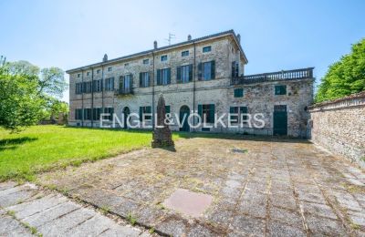 Historisk villa til salg Montechiarugolo, Emilia-Romagna, Indre gårdsplads