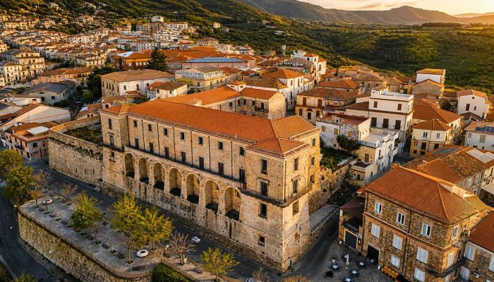 Slot til salg Nicotera, Calabria