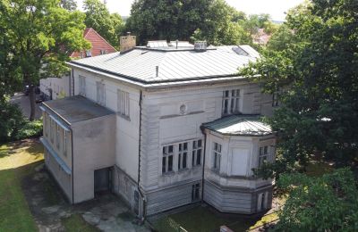 Historisk villa til salg Koszalin, Marszałka Józefa Piłsudskiego 53, Vestpommern, dron,elewacja,posiadlość