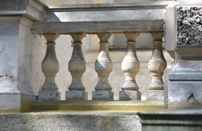 Historisk villa til salg Koszalin, Marszałka Józefa Piłsudskiego 53, Vestpommern, balustrada,taras,kamień