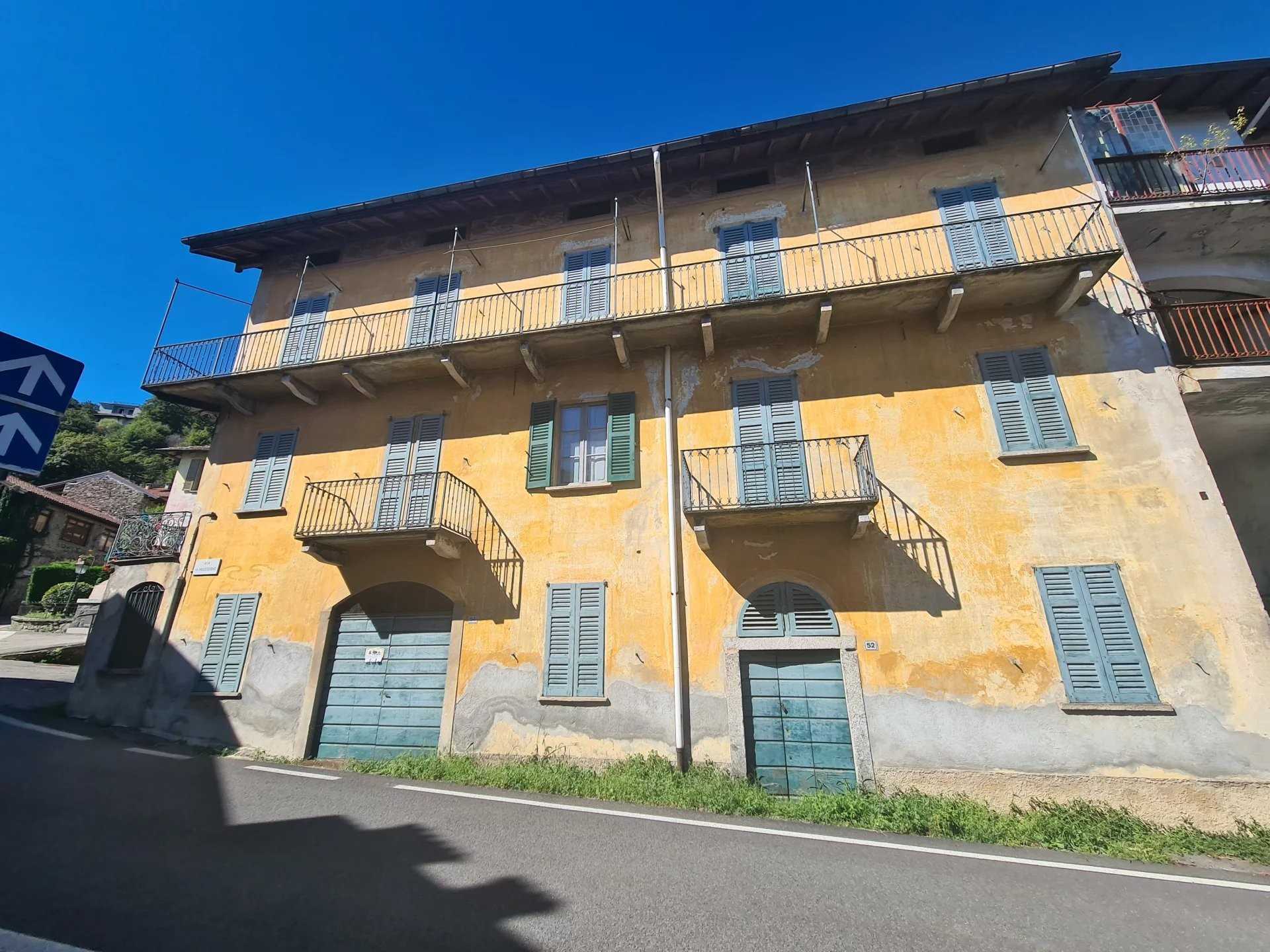 Billeder Historisk byhus med udsigt over søen ved Lago Maggiore