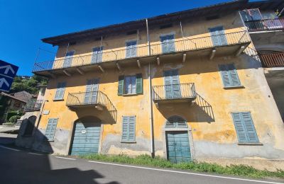 Lantligt hus till salu Magognino, Piemonte:  
