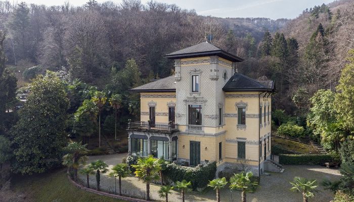 Historisk villa til salgs 28838 Stresa, Piemonte,  Italia