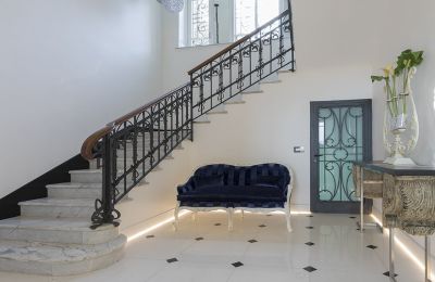 Historische Villa kaufen 28838 Stresa, Piemont, Treppenhaus