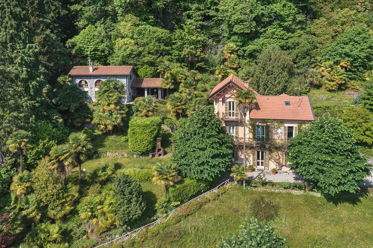 Billeder Smuk villa med have og udhus, direkte ved Lago Maggiore